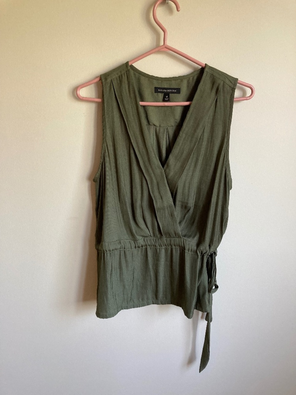 Banana Republic Olive sleeveless Medium